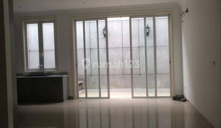 Beautiful Classic House In Strategic Location In Cilandak 2