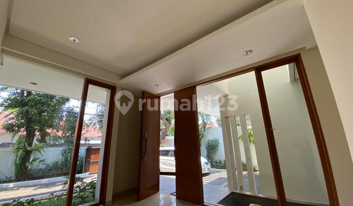 Rumah Modern Indah 2 Lantai Dengan Kolam Renang di Area Kemang 2