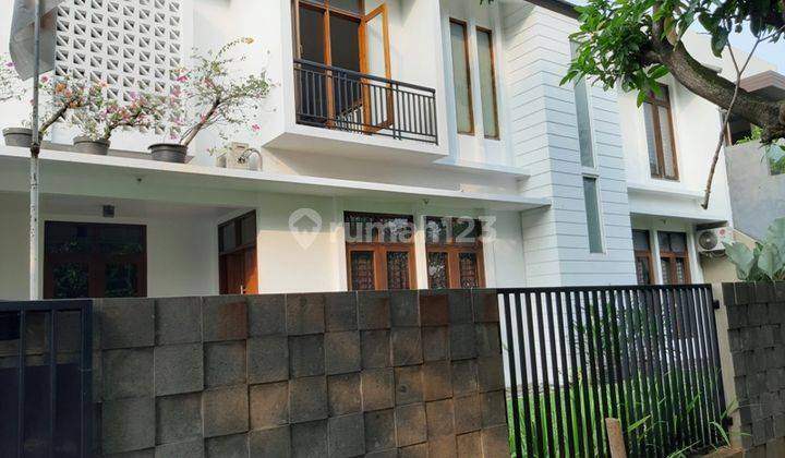 Modern Beautiful House In Strategic Location In Bintaro Area 2