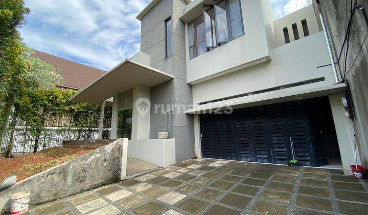 Rumah Mandiri Modern 2 Lantai Dengan Pool di Cilandak Area 2