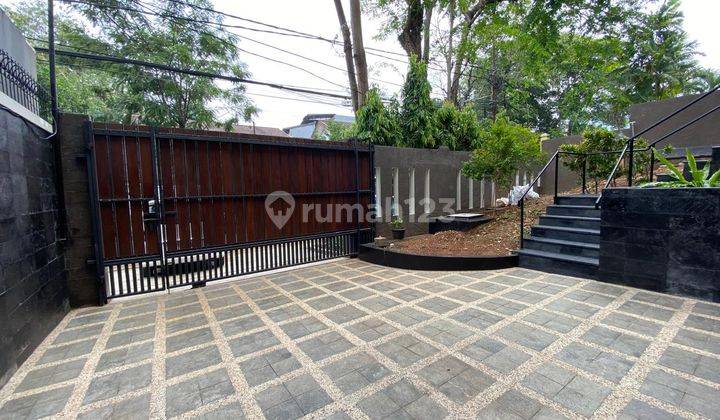 Beautiful Modern House  in Strategic Location Kebayoran Baru 2