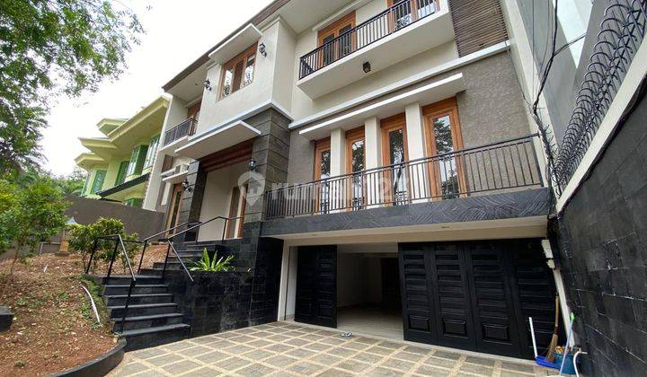 Beautiful Modern House  in Strategic Location Kebayoran Baru 1