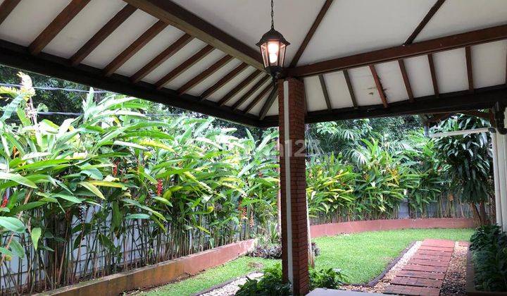 Elegant Classic  1 storey House with Pool in Kebayoran Baru 1