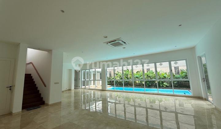 Rumah sewa elegant dengan pool lokasi strategis di Kebayoran Baru 2
