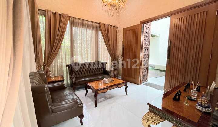 Rumah Bagus Modern 2 lantai dgn pool strategis di Bintaro Jaya 