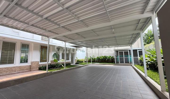 Rumah sewa elegant dengan pool lokasi strategis di Kebayoran Baru