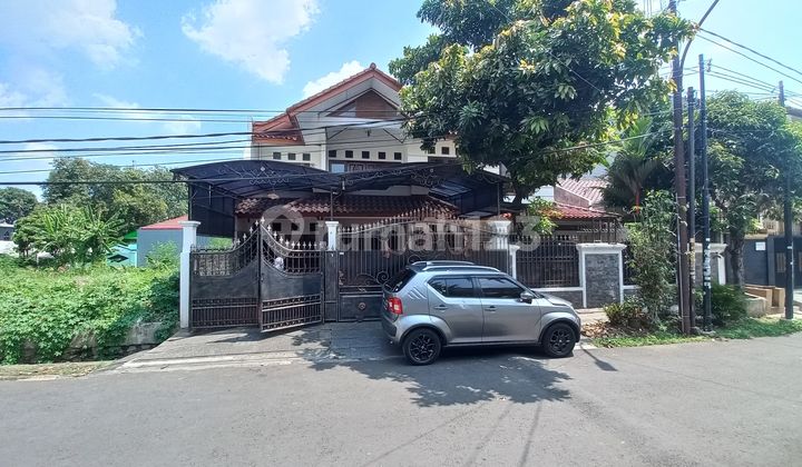 Rumah Siap Huni Gaya American Classic di Kembangan Jakarta Barat