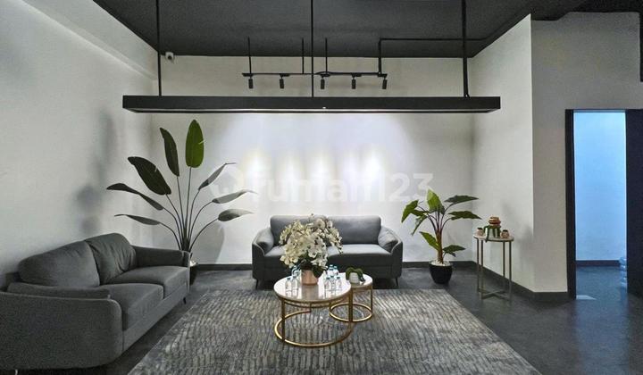 Rumah Fully Furnished u/ kantor strategis di area Kebayoran Baru Rumah Fully Furnished u/ kantor strategis di area Kebayoran Baru
