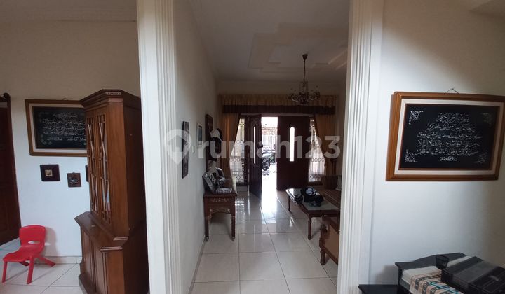 Rumah Siap Huni Gaya American Classic di Kembangan Jakarta Barat 2