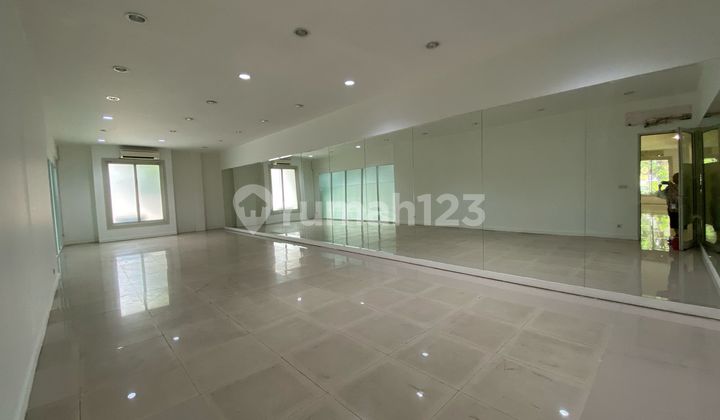 Good business space 320 m2 strategic location in Kebayoran Baru Good business space 320 m2 strategic location in Kebayoran Baru