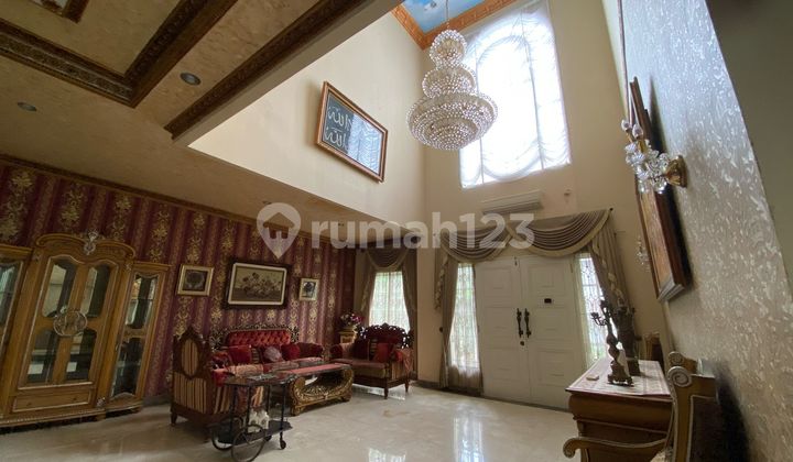 Rumah bagus 2 lantai dilengkapi furnitur & pool di Bintaro Jaya 2