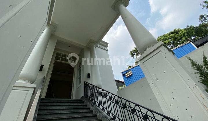 Modern House 3 Storeys With Private Pool In Quiet Brawijaya Area 2