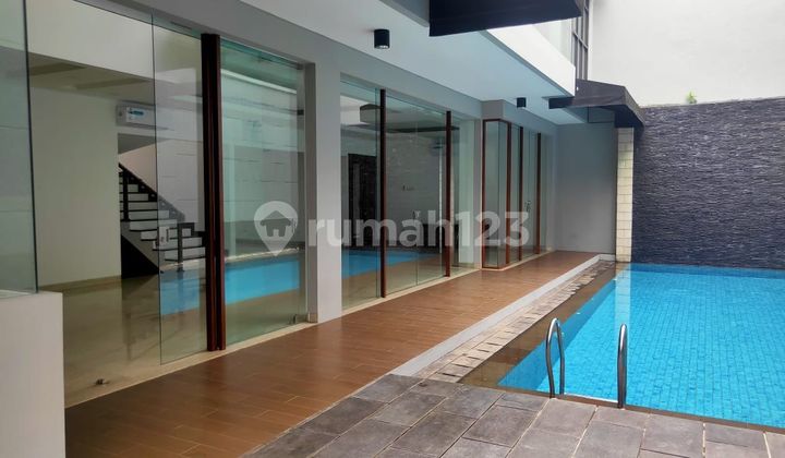 Rumah bagus modern siap huni dgn pool strategis di Pejaten Barat 2