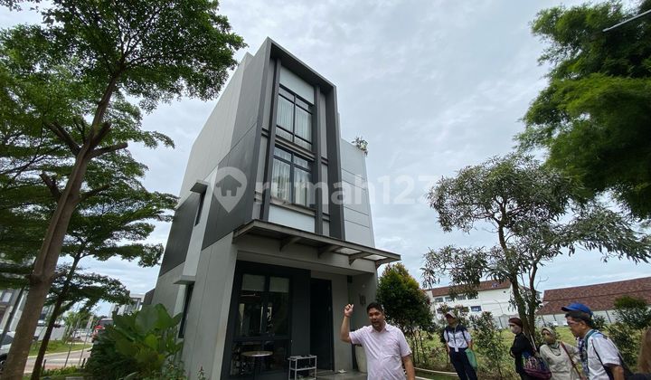 Nice 2-storey 91 m2 shop house with exclusive SHM in BSD, South Tangerang 2