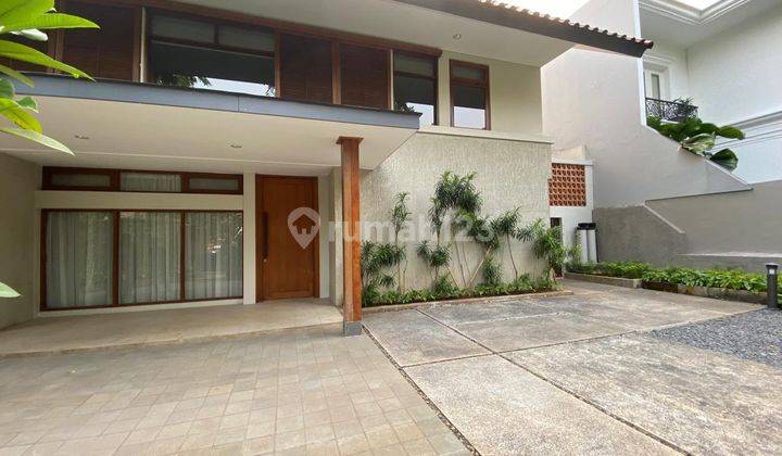 Modern Elegant House With Pool In Strategic Area Kebayoran Baru 2