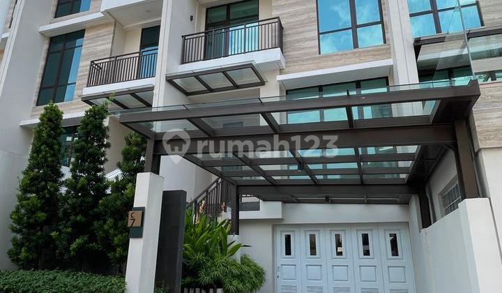 Rumah Modern Brand New 4 Lantai Dgn Lift di Pondok Indah Area