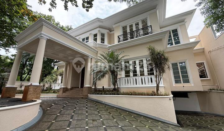 Rumah American Classic Luas dan Megah di Area Strategis Kebayoran Baru 2