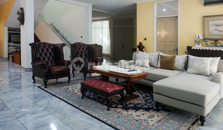 Rumah Bagus 2 lantai SHM di Kebayoran Baru Jakarta Selatan