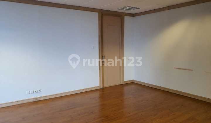 Nice spacious 218 m2 unfurnished office space on Sudirman SCBD street