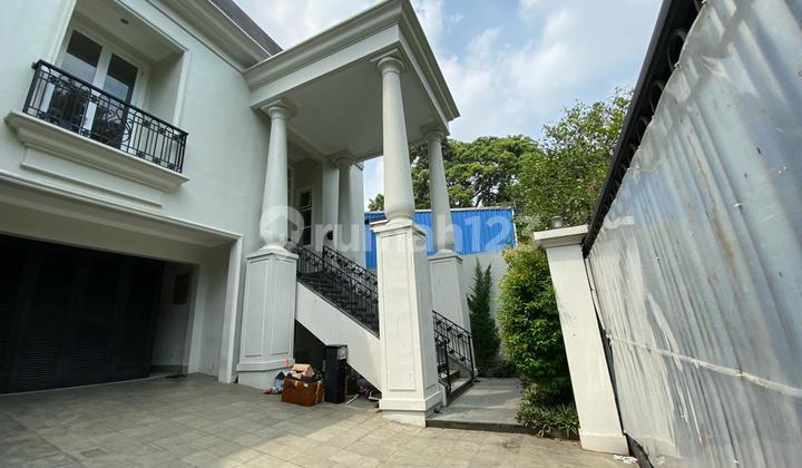 Modern House 3 Storeys With Private Pool In Quiet Brawijaya Area Modern House 3 Storeys With Private Pool In Quiet Brawijaya Area