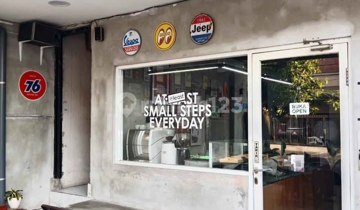 Ngagel Jaya Tengah is suitable for business near ISTTS. 2