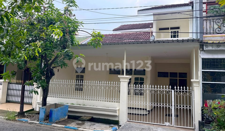 Rungkut Mapan Tengah Baru Rarely Renovated