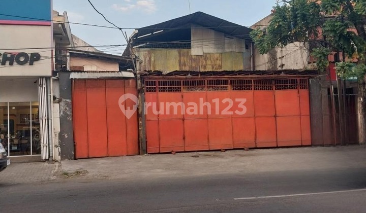 BANGUNAN KOMERSIAL DI BARATAJAYA COCOK UTK SHOWROOM 1