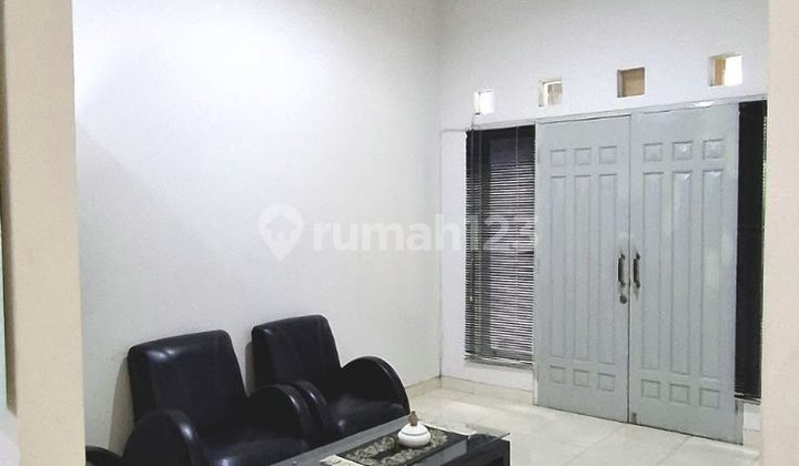 Purimas Jimbaran on Jalan Kembar Utama can be used for offices. 2