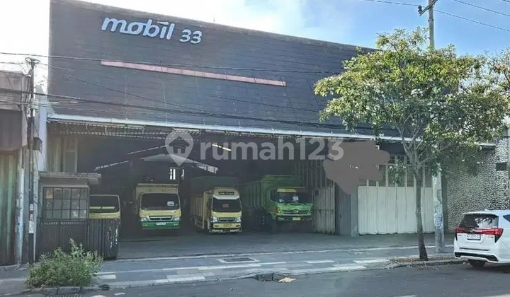 GUDANG MODERN DI RAYA DEMAK KONSTRUKSI BAJA