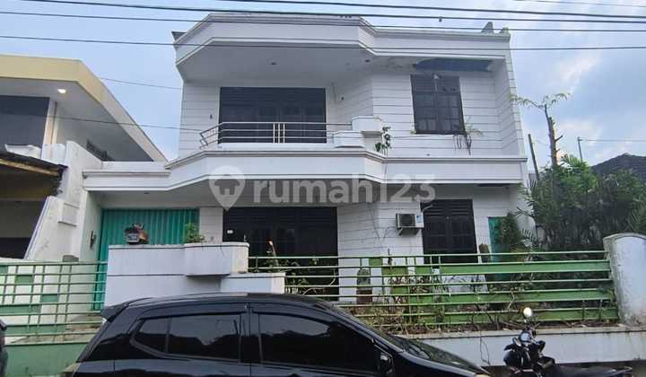 Two-Story House in East Seroja Garden, Strategically Located Near a Mall and a Major Hospital 1