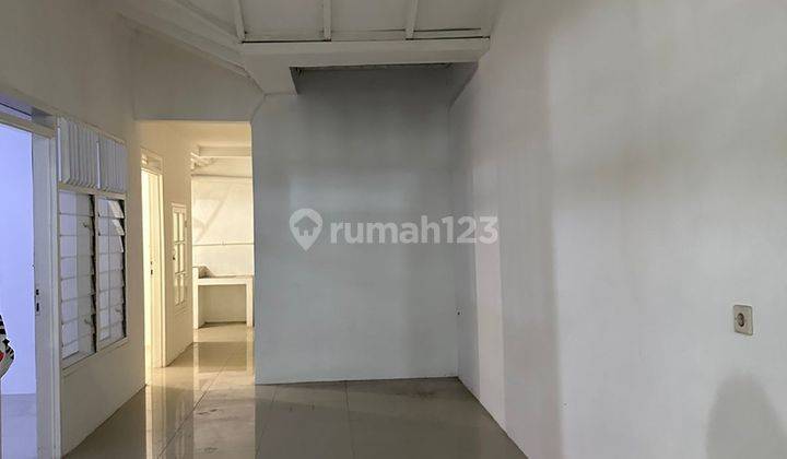 Disewakan Rumah di Green Garden Bagus Hadap Barat 1