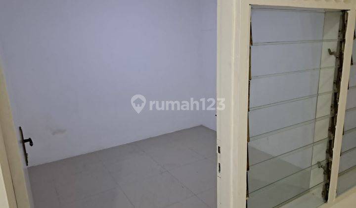 Disewakan Rumah di Green Garden Bagus Hadap Barat 7