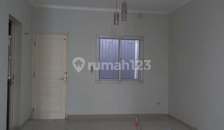 For Sale: Ready-to-Occupy House in Sector 7C, Gading Serpong 2