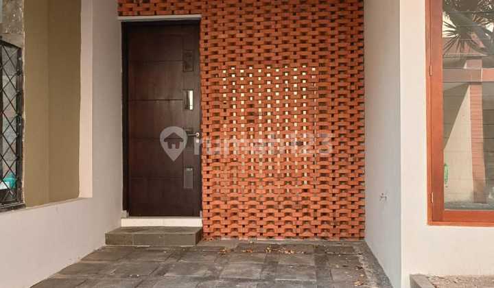 Nice House SHM in Kendangsari, Affordable Price Near Toll Road and Campus