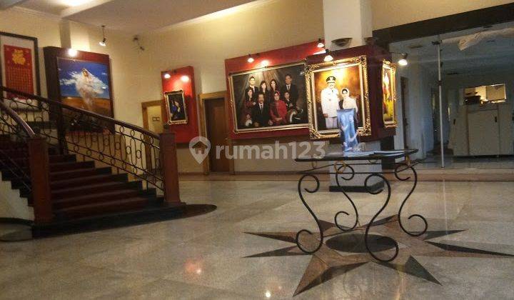 Gedung Usaha di Raya Ambengan Cocok Untuk Kantor 1