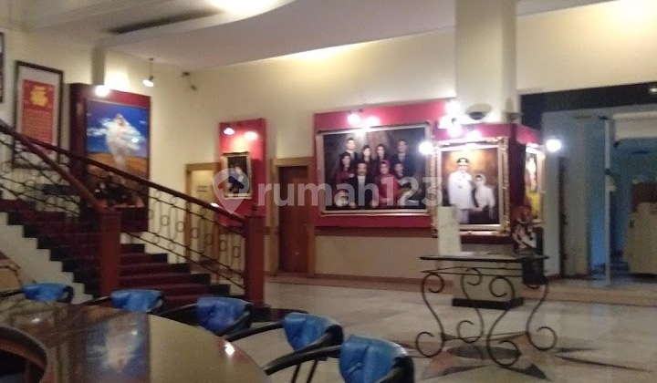 Gedung Usaha di Raya Ambengan Cocok Untuk Kantor 2