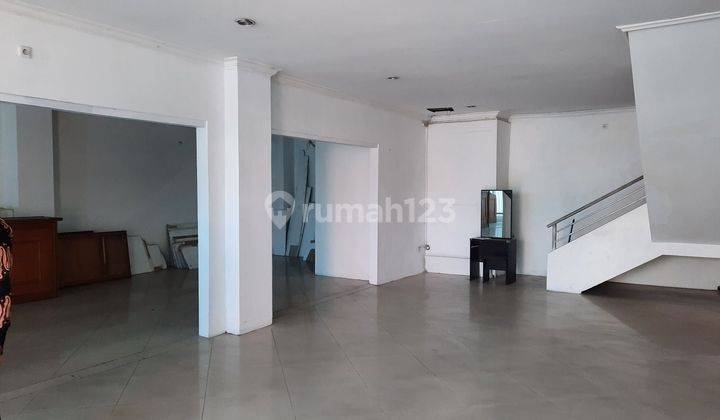 Disewakan Gedung 5 Lantai di Pusat Kota Sidoarjo 2