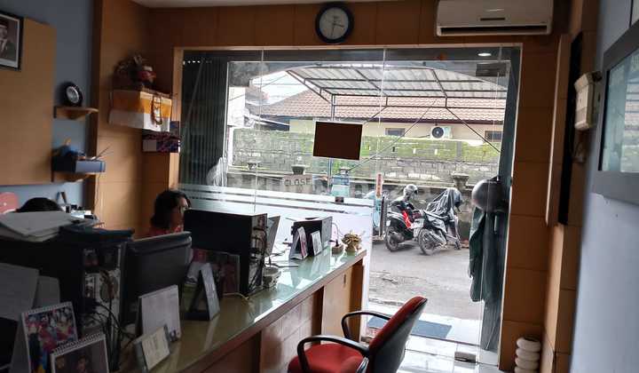 Three-story shophouse at Simpang Dewa Ruci Kuta near Mall Bali Galeria Airport 2