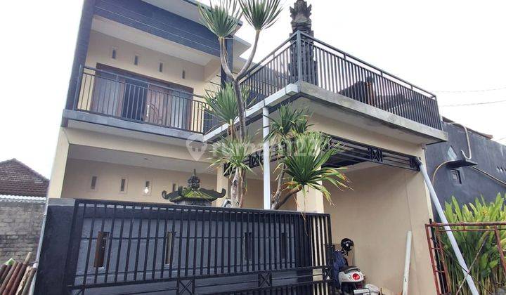 tampak depan rumah bagus murah 2 lantai