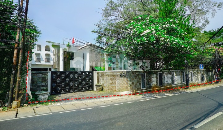 Dijual Rumah Kantor Harga Dibawah NJOP di Jalan Utama Kemang Utara Jakarta Selatan