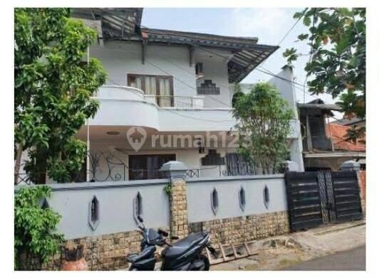 RUMAH HOOK (Siap Huni/Semi Furnished ) TEBET BARAT JAKARTA SELATAN 1