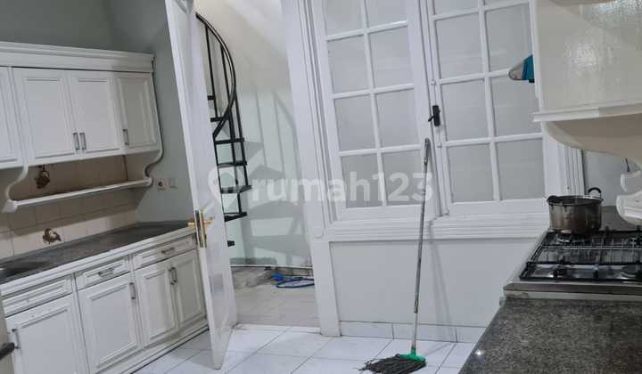Disewa Rumah unfurnished Di Jl.denpasar Mega Kuningan Jakarta Selatan  7