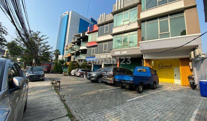Dijual Ruko siap Pakai Jl. Raya Kebayoran Lama Jakarta Selatan 1