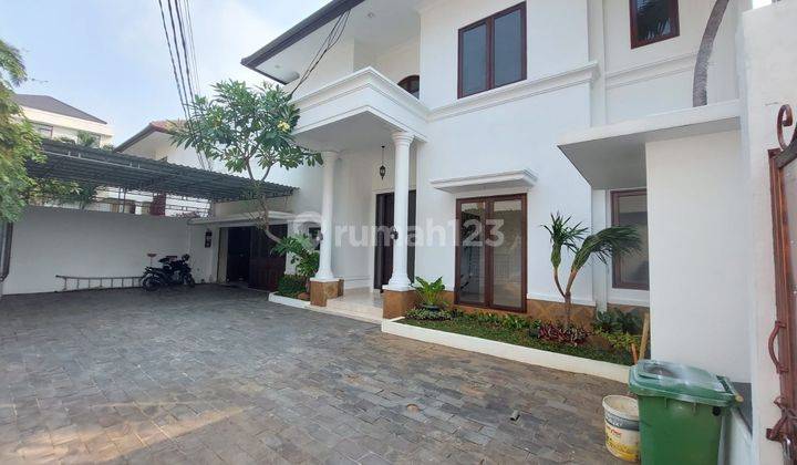 Dijual Rumah Cantik Siap Huni Pool Kemang Jakarta Selatan  1