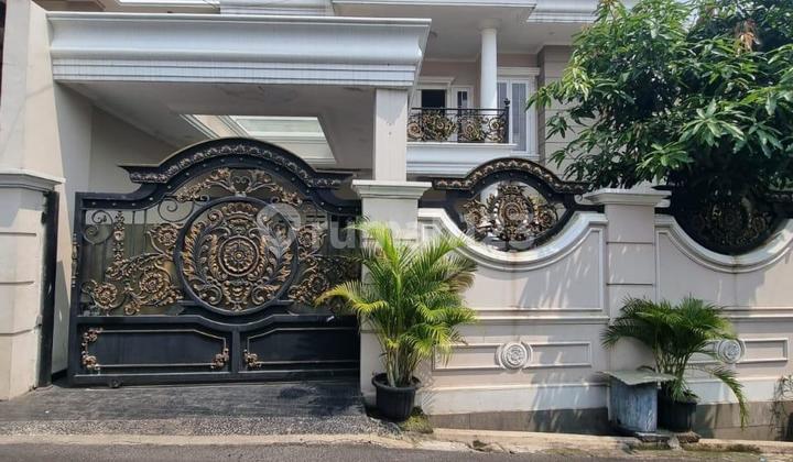 For Sale Rumah Cantik Siap Huni Lokasi Strategis Akses 2 Jalan di Pesanggrahan Jakarta Selatan