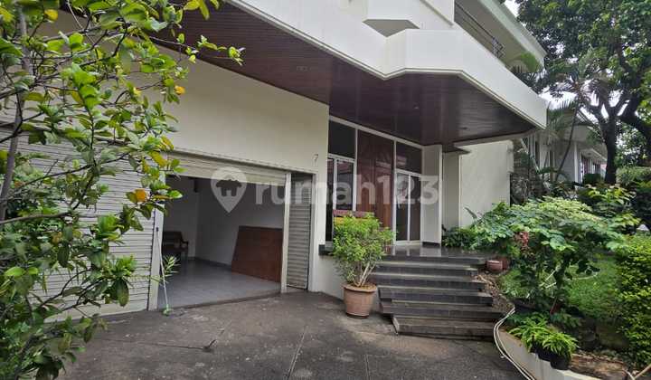FOR SALE READY-TO-OCCUPY HOUSE IN TERUSAN HANG LEKIR, KEBAYORAN BARU, SOUTH JAKARTA