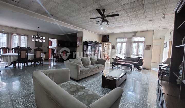 *UPDATE TURUN HARGA* DIJUAL RUMAH TUA HITUNG TANAH DI JL. KEBAYORAN BARU JAKARTA SELATAN. 