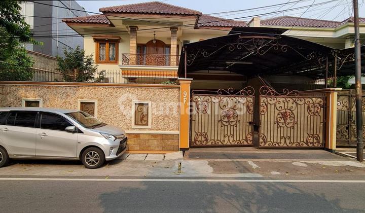 For Sale Luxury House in Veteran Area, Bintaro Permai, Pesangrahan, South Jakarta (1-2 Minutes from Tanah Kusir Toll Gate)