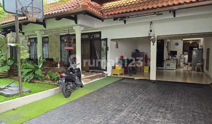 FOR SALE READY-TO-OCCUPY HOUSE IN ZAMRUD PERMATA HIJAU, KEBAYORAN BARU, SOUTH JAKARTA