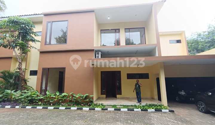 DISEWAKAN RUMAH LOKASI SANGAT STRATEGIS (Akses Jalan Utama Cocok Untuk Kantor) DI KEMANG JAKARTA SELATAN DISEWAKAN RUMAH LOKASI SANGAT STRATEGIS (Akses Jalan Utama Cocok Untuk Kantor) DI KEMANG JAKARTA SELATAN
